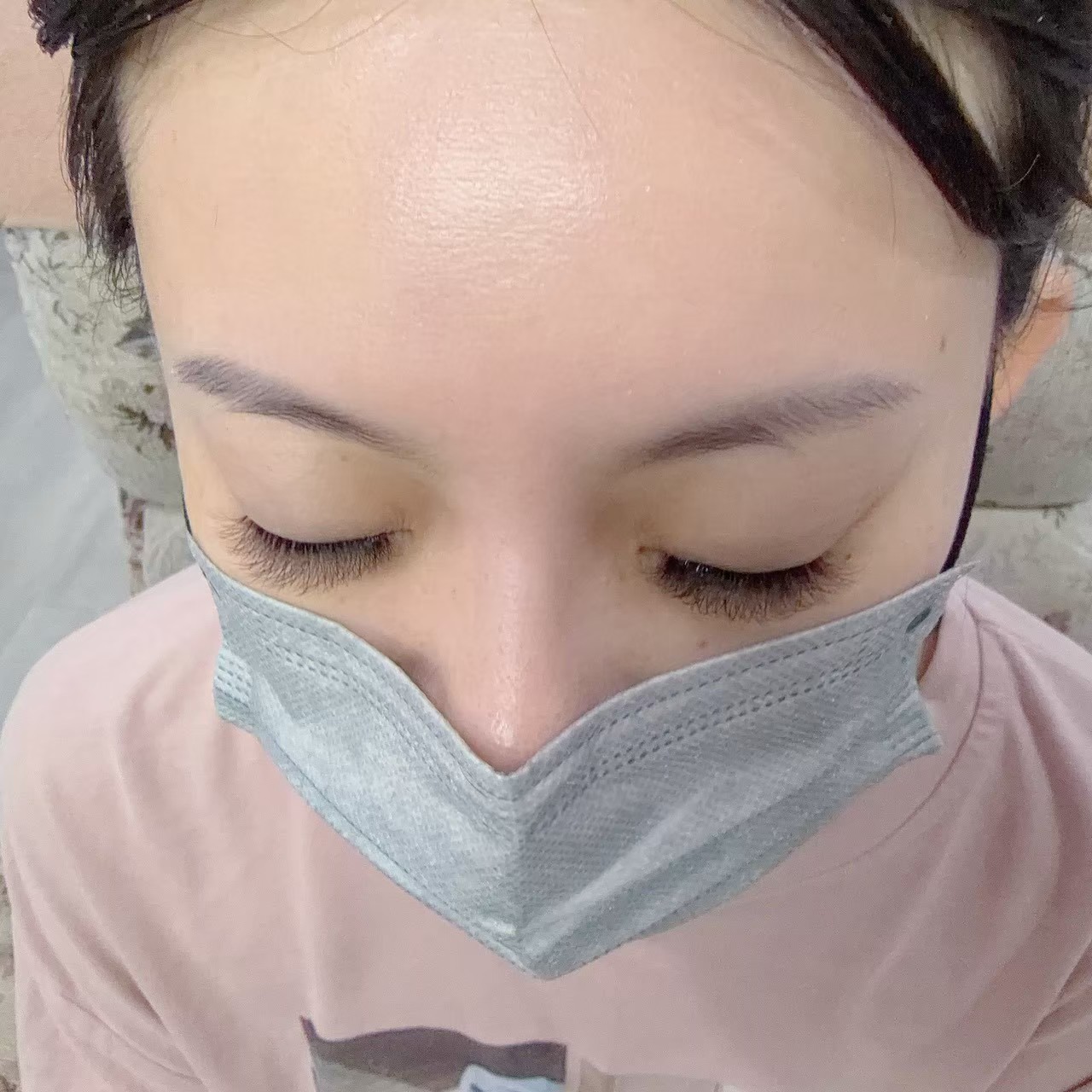台南永康接睫毛 暐恩極緻美學沙龍 閉眼正面，左右兩邊長度一致