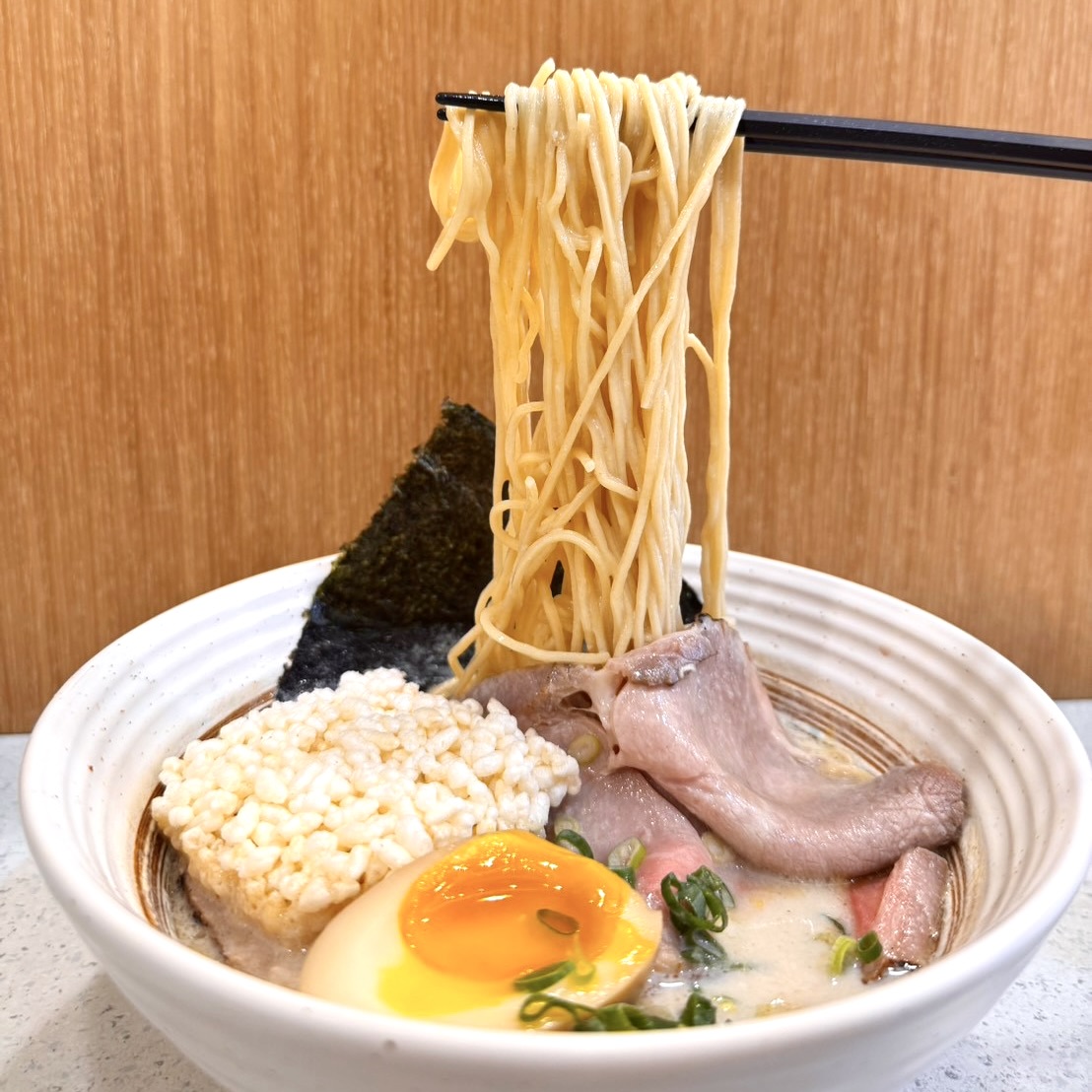 台南拉麵 鶴昇町拉麵 細麵掛著湯汁