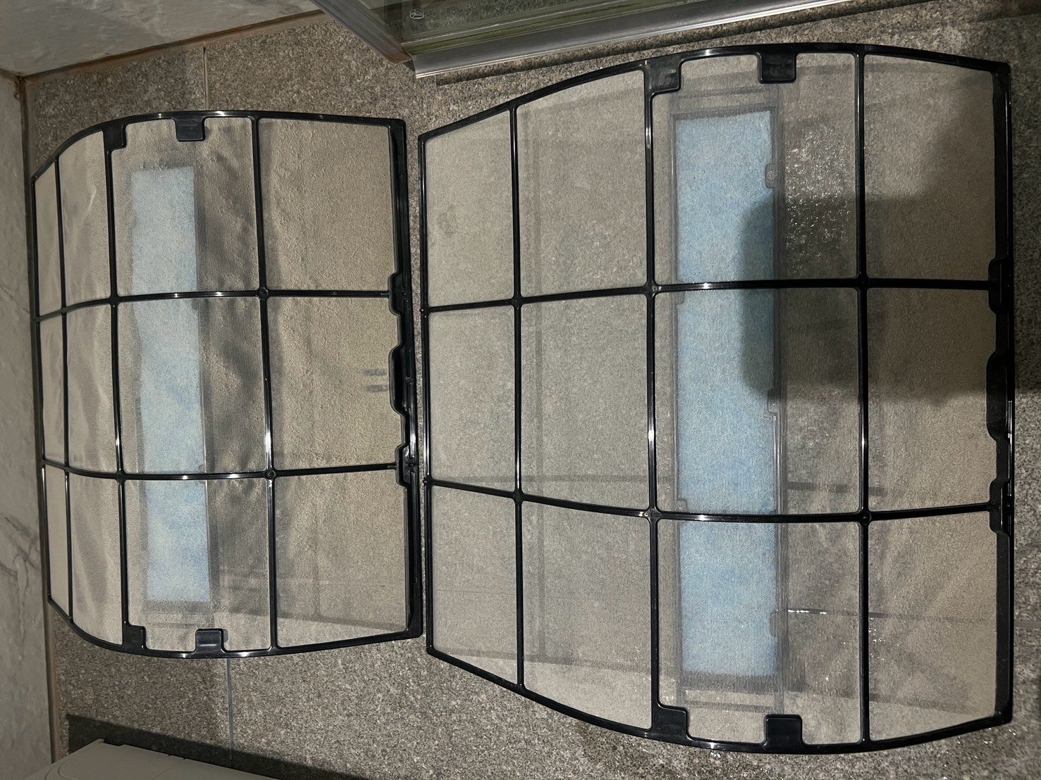 台中冷氣清洗 冷淨億點 兩片濾網清洗前
