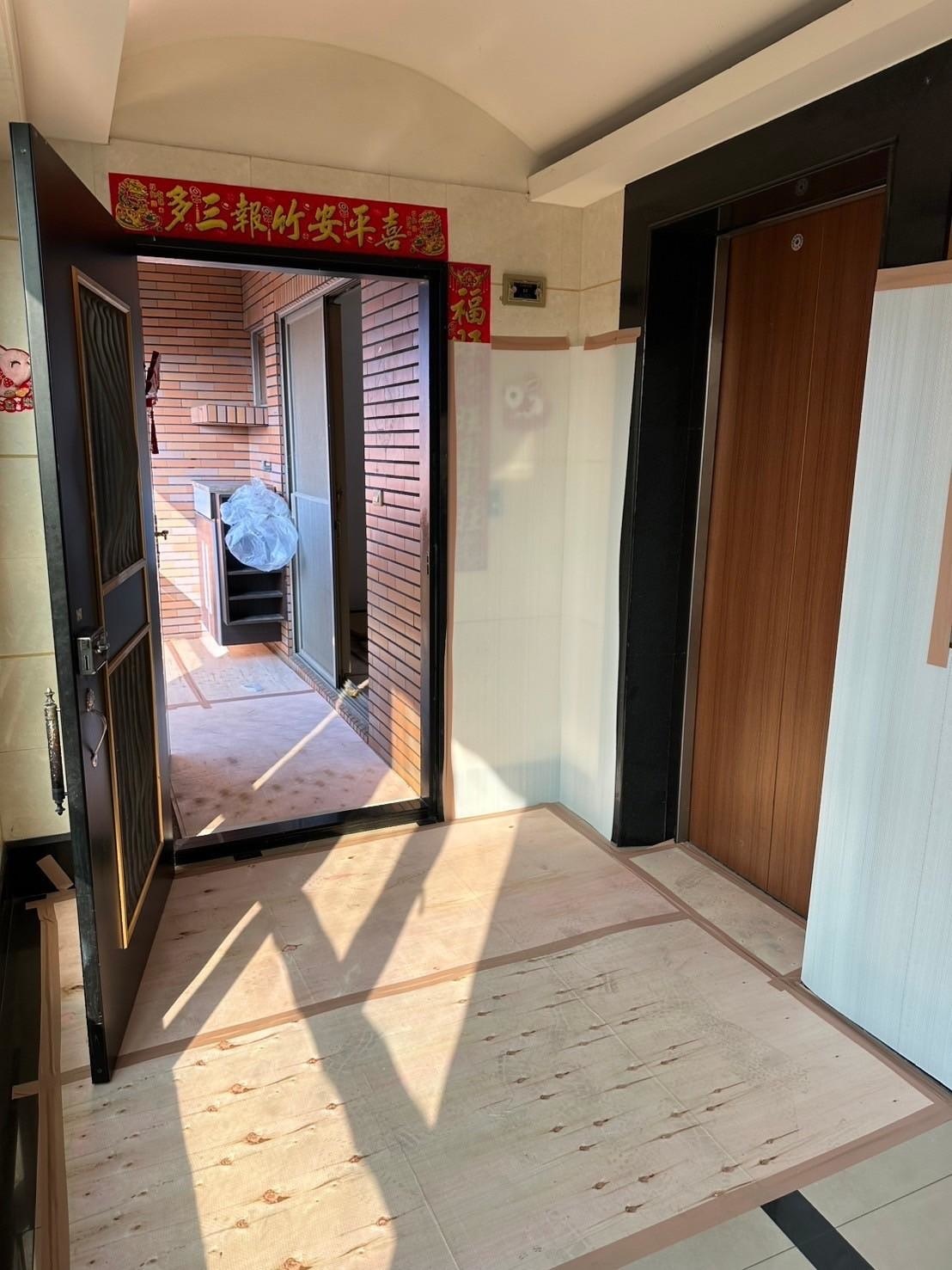 施工前的地板保護