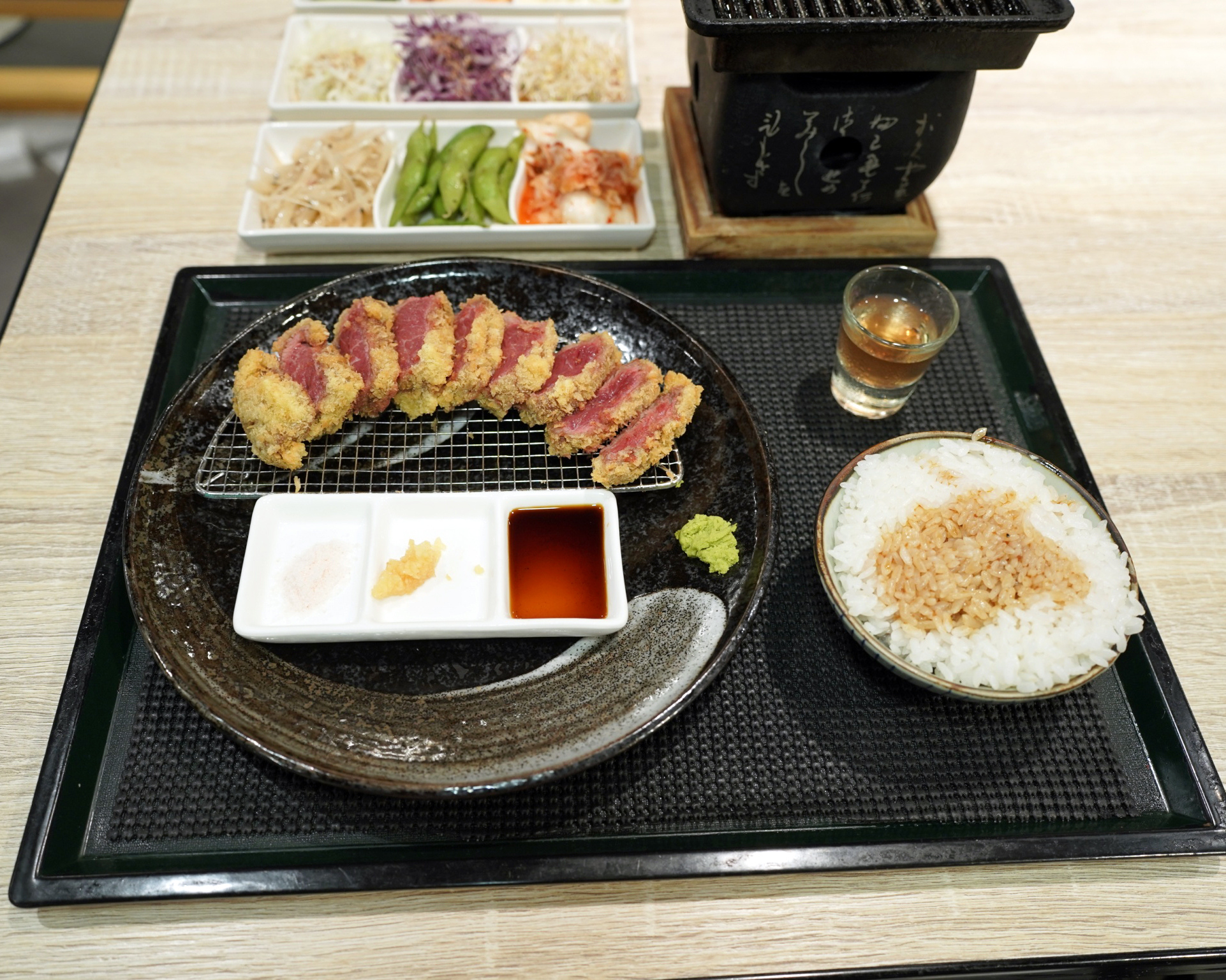 揪丼的炸牛排定食