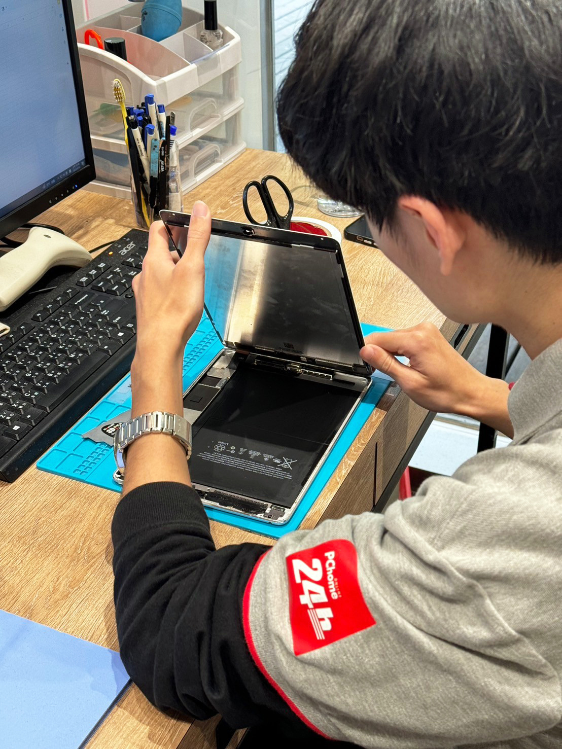 iPad拆機準備更換電池