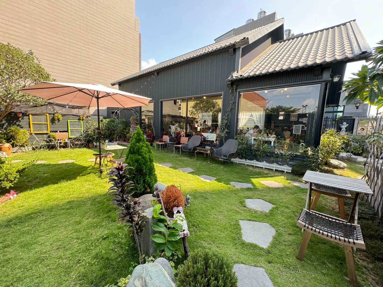 安南區聚餐/包場首選【貓的法小館】療癒系貓咪餐廳必訪!天然自