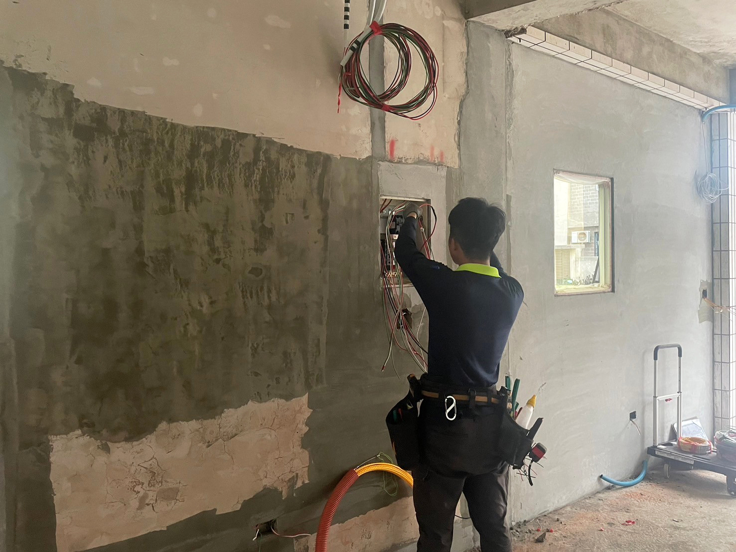 辦公室配電與網路線配置