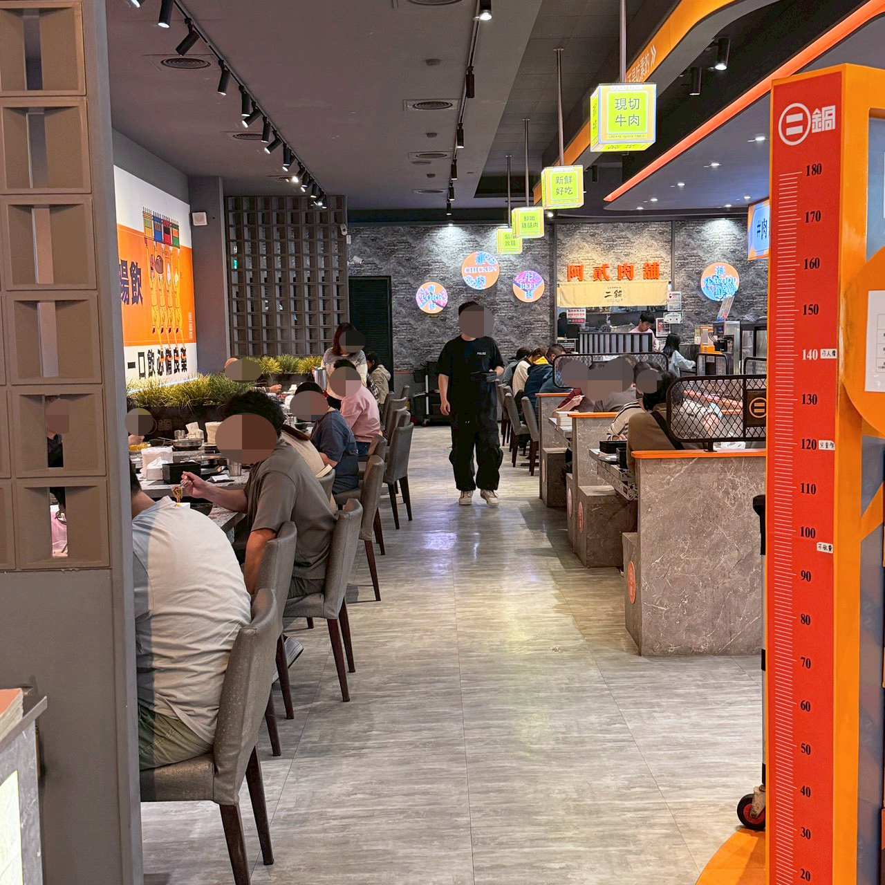 二鍋楠梓店的用餐空間