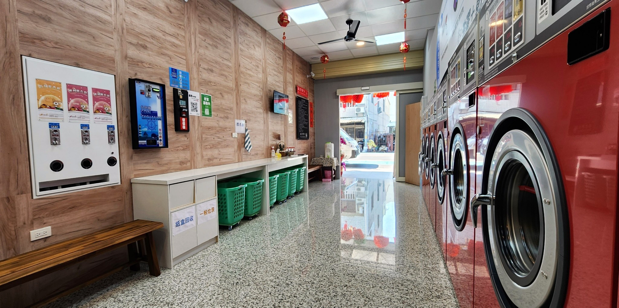 準備開幕的店面全景