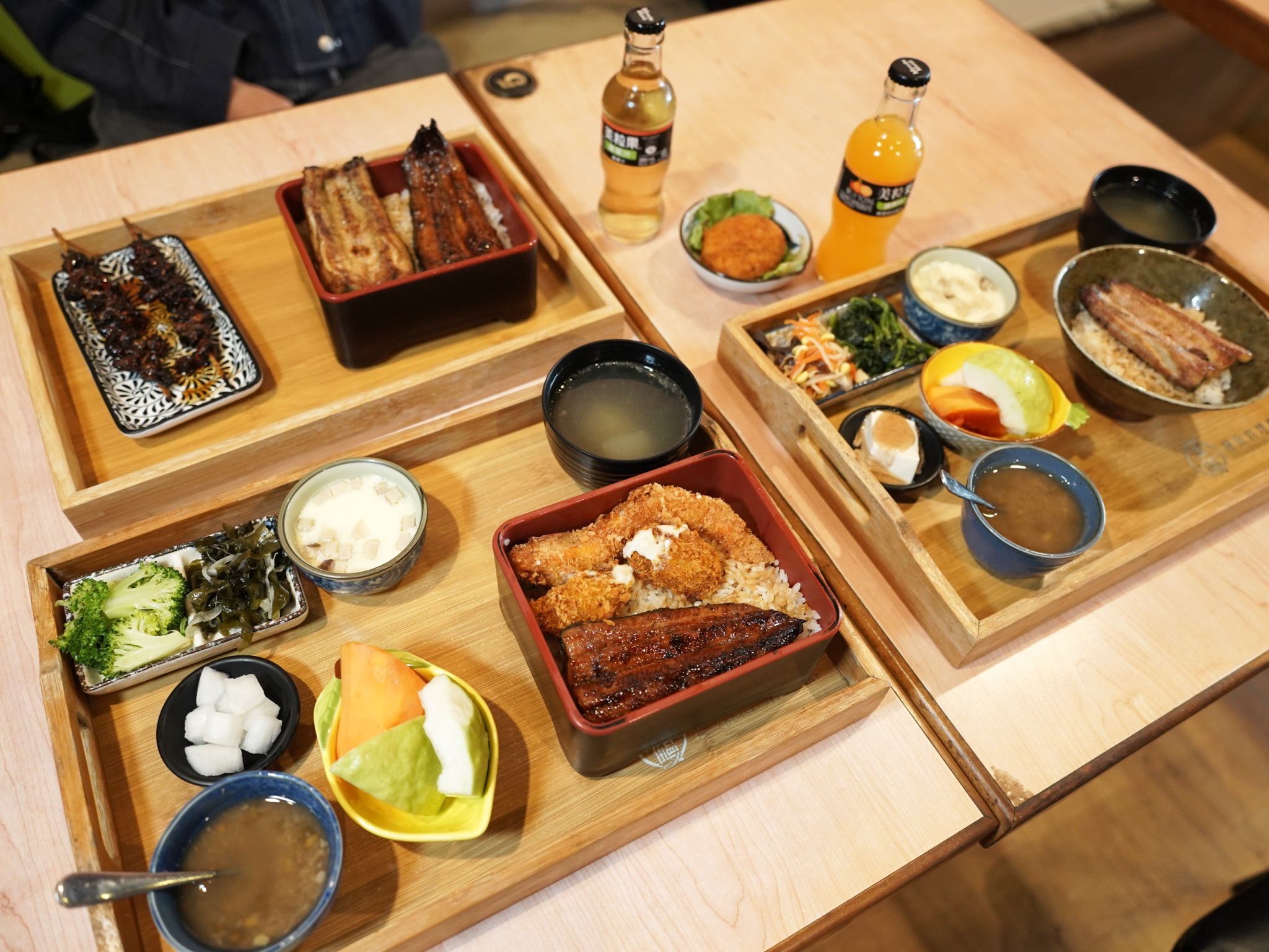 點了三種套餐與烤鰻肝