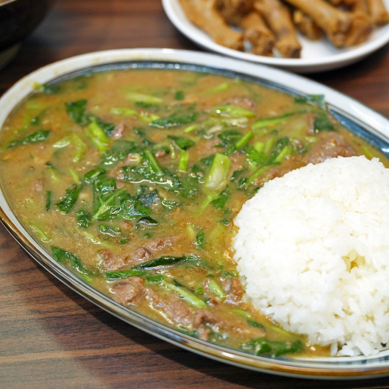 牛肉燴飯的牛肉與芥蘭