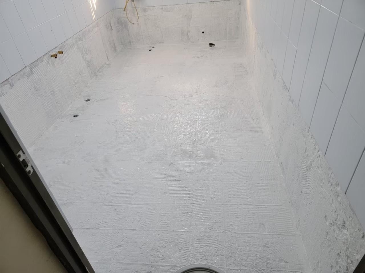 防水層完成後準備鋪設磁磚