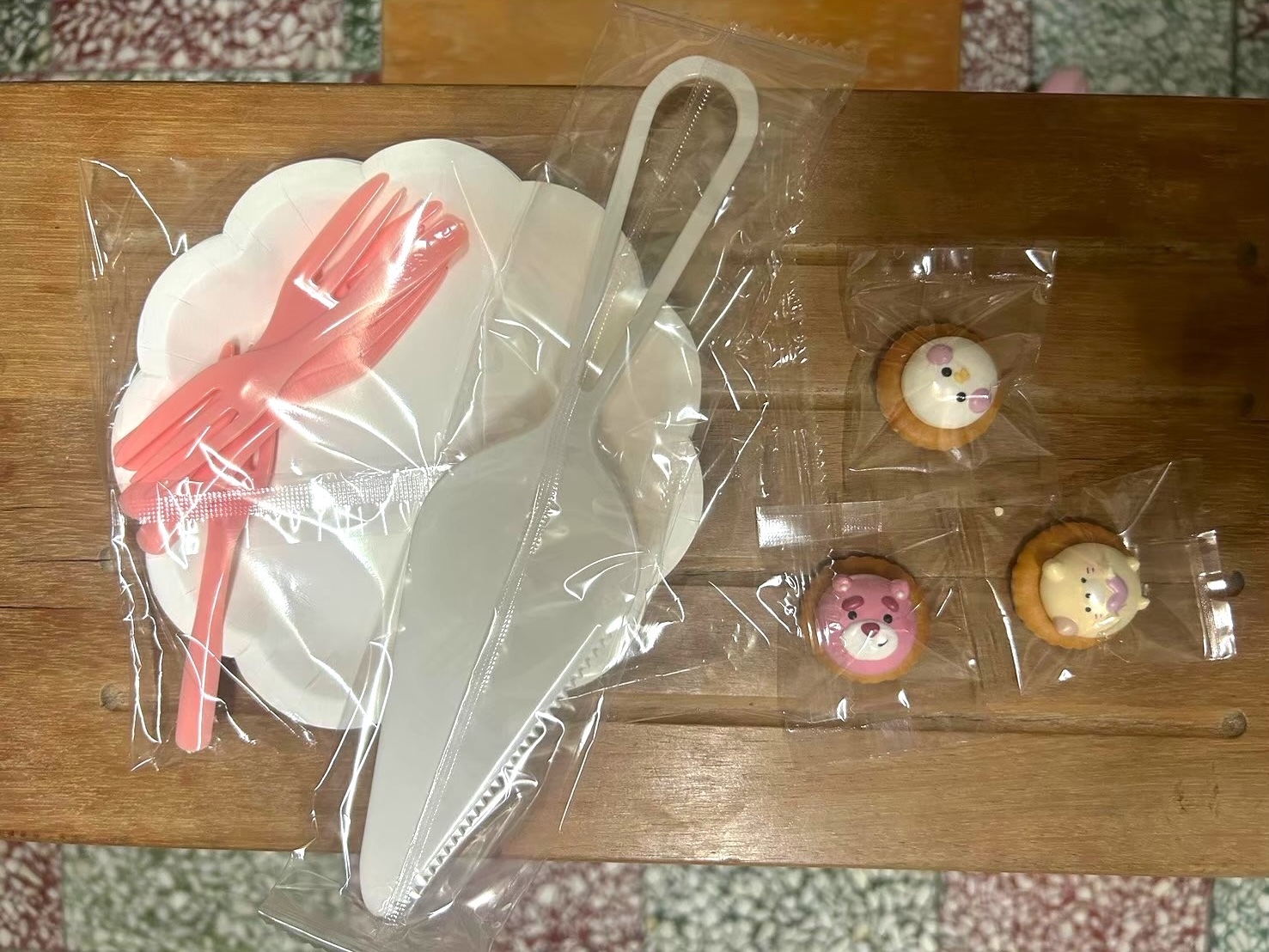 店家贈送的手工馬林糖