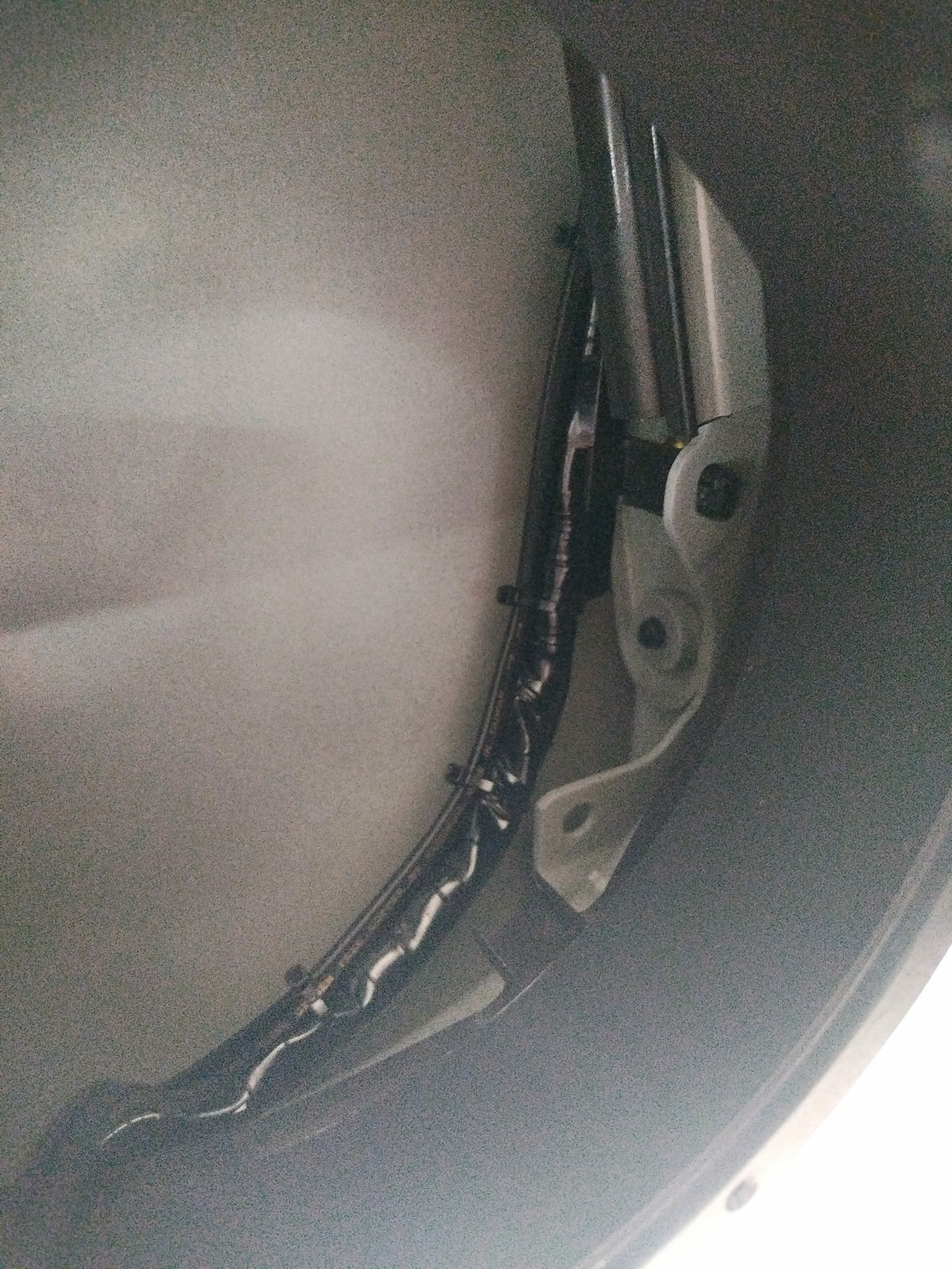 喇叭線重新配線作業