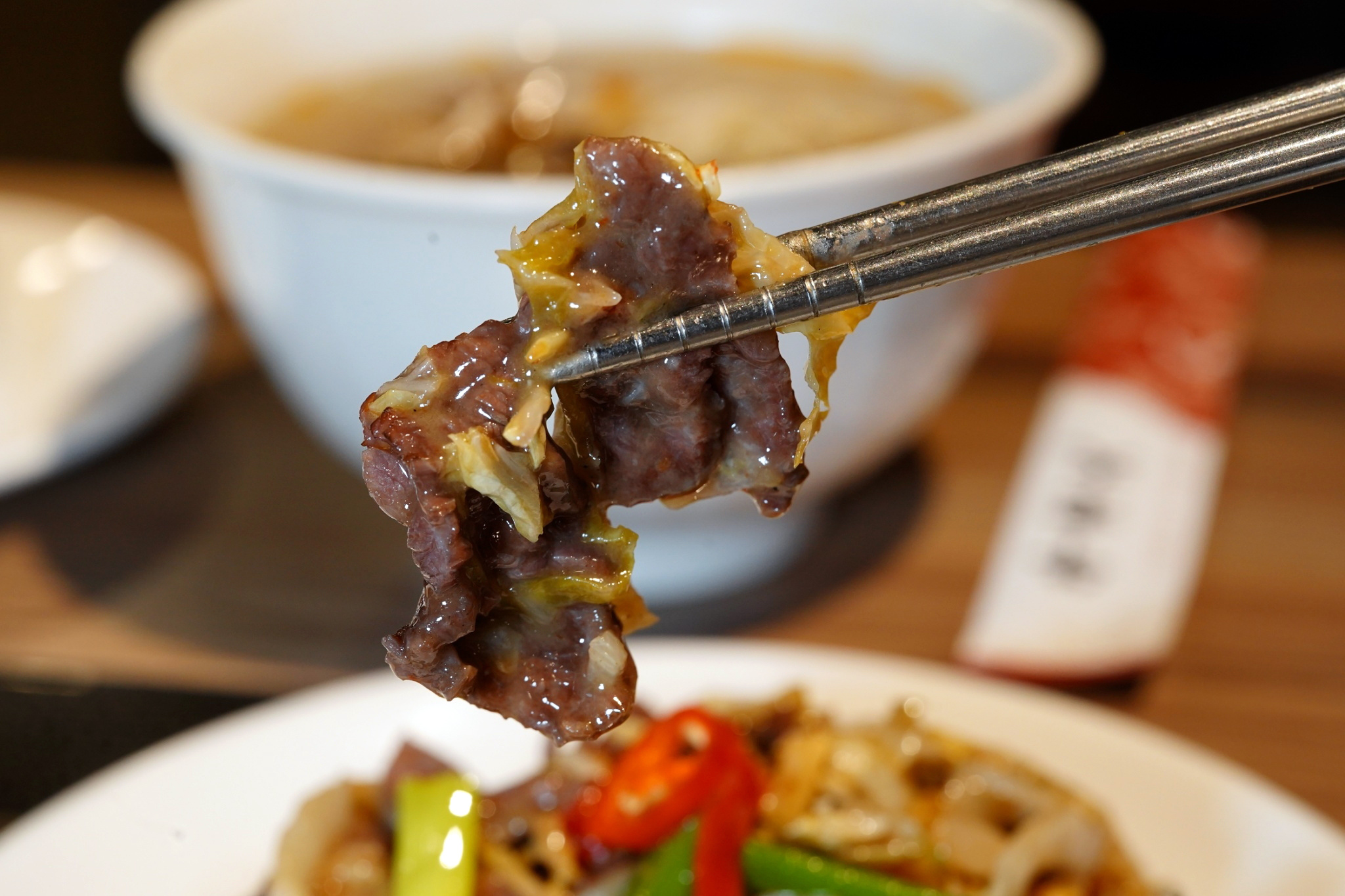 配白飯的酸白菜牛肉