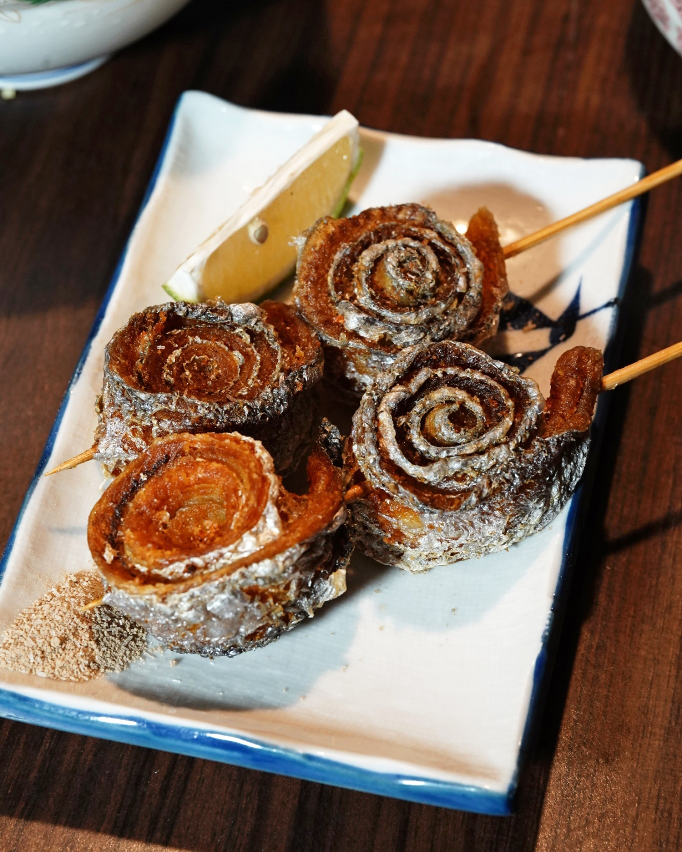 烤白帶魚的酥脆表面