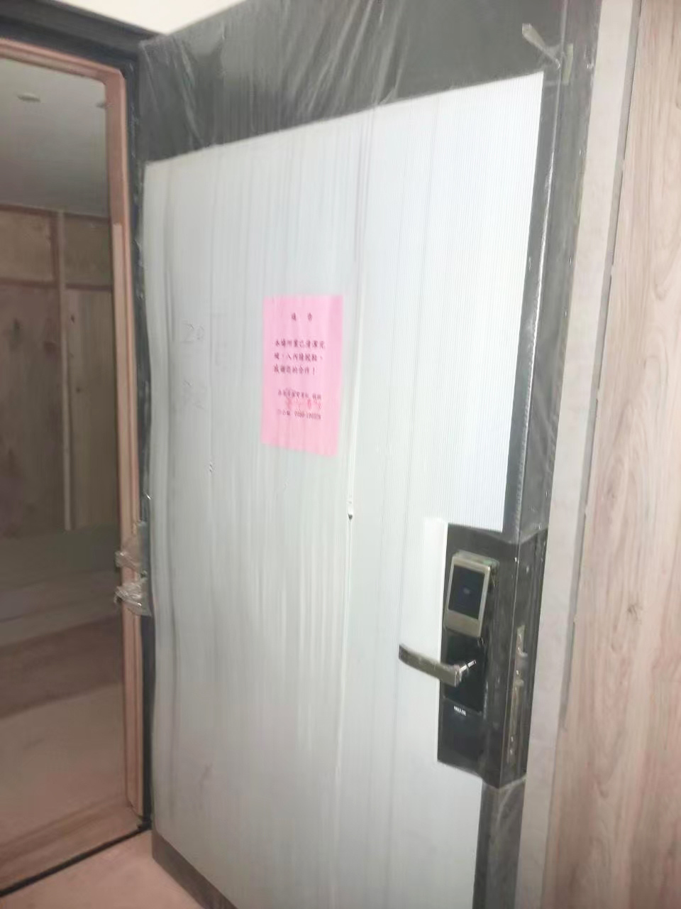 新成屋表面看似乾淨但布滿細粉塵
