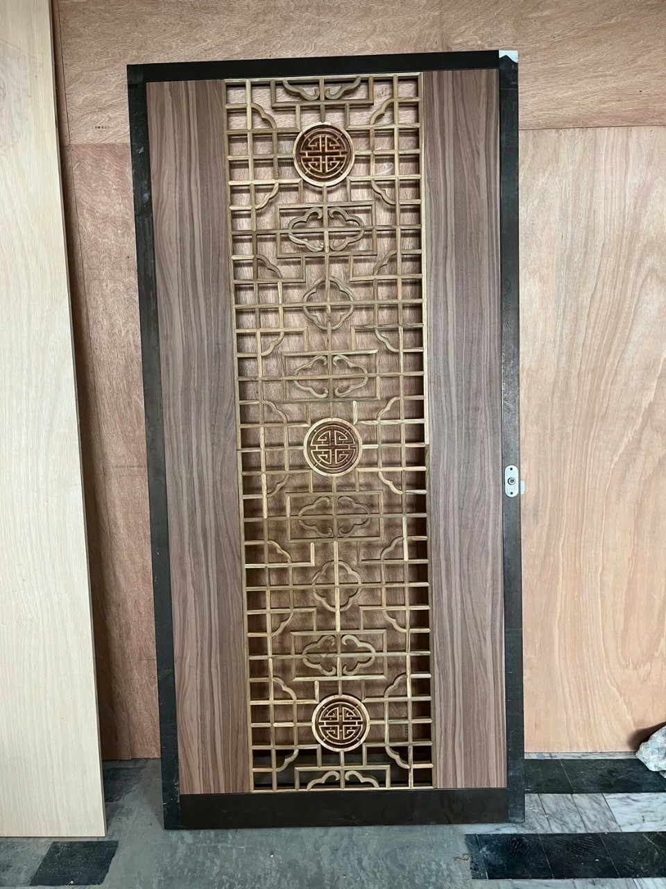 大門金漆上色後的質感