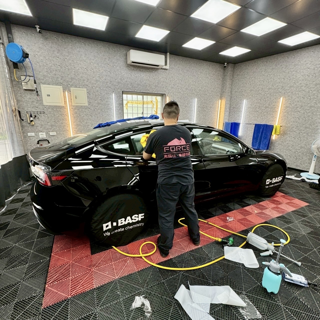 台南汽車包膜推薦|弗珥仕透明犀牛皮施工體驗|保護車漆第一步,