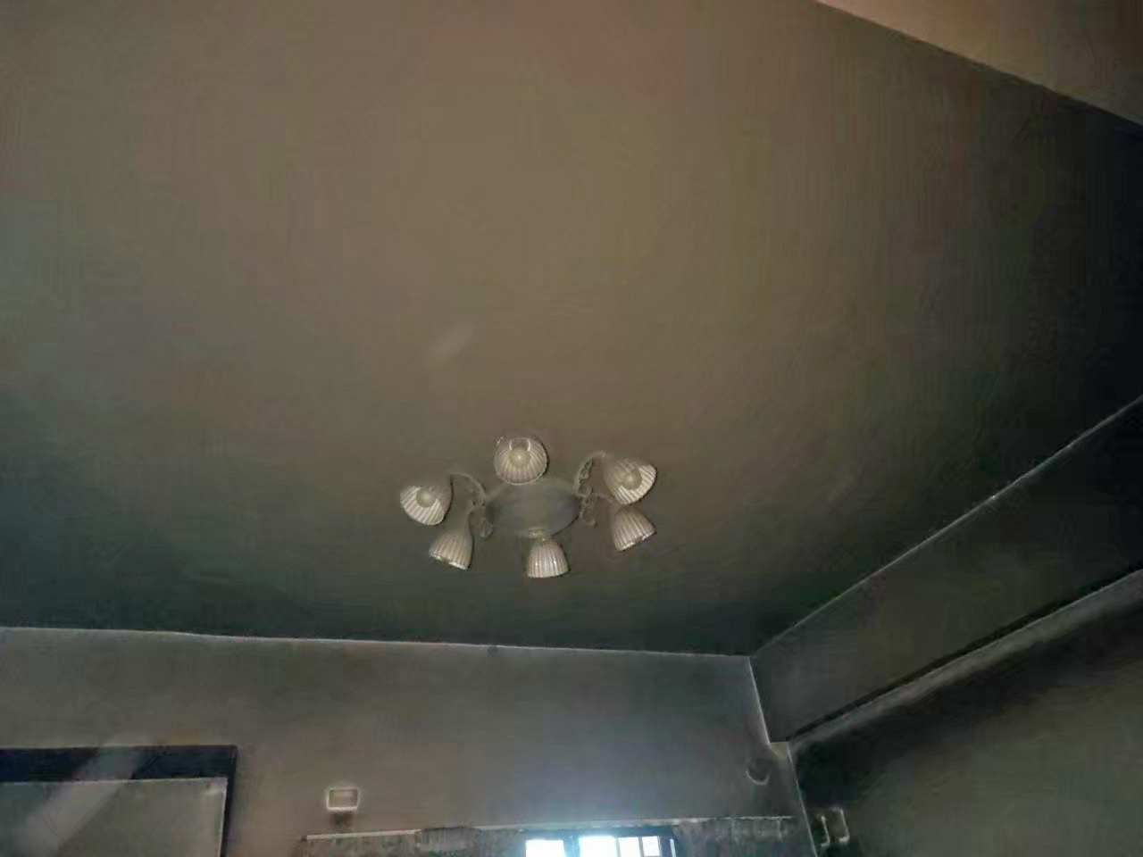 受煙燻影響的室內表面