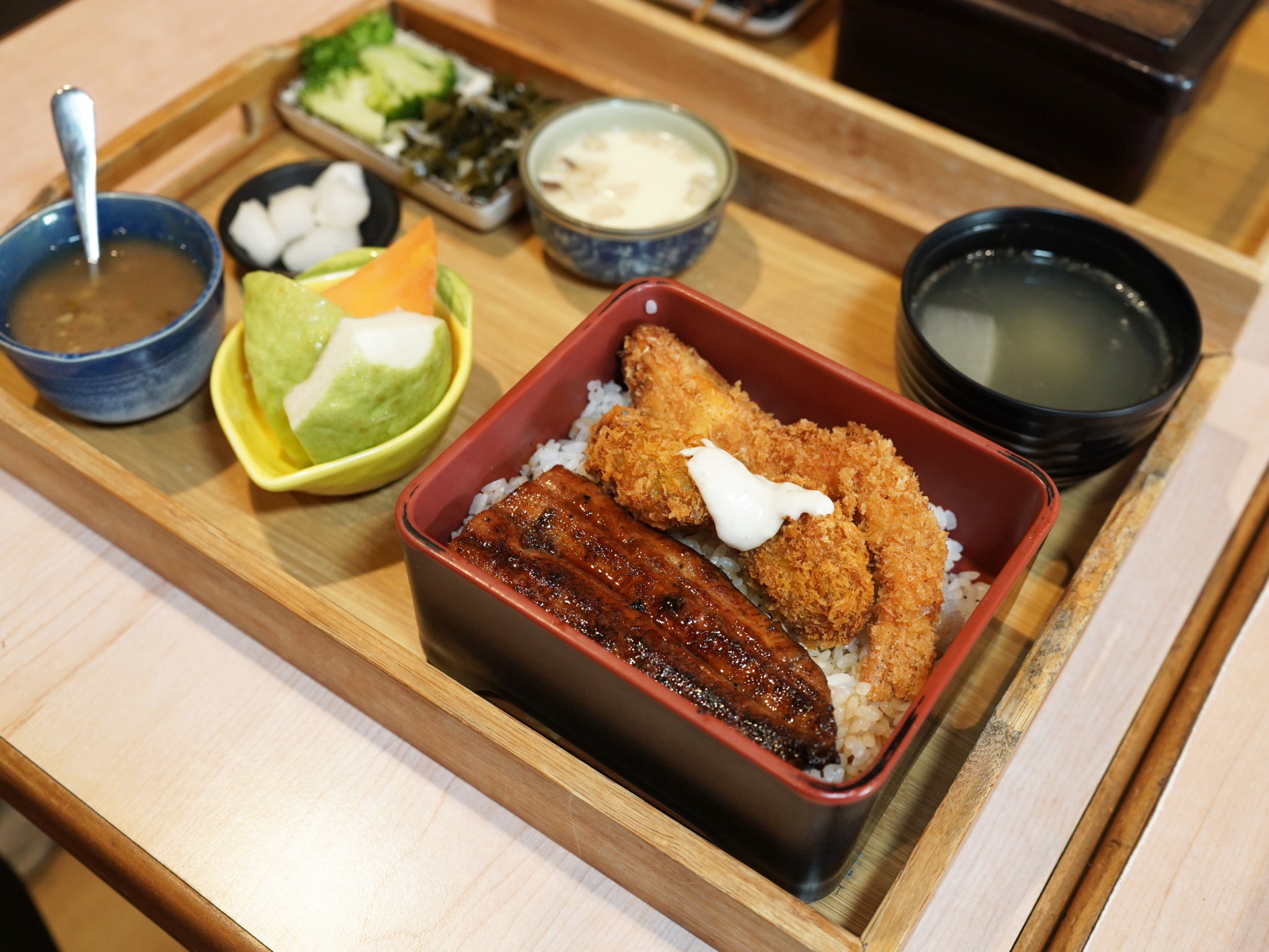 鰻魚海鮮雙拼套餐