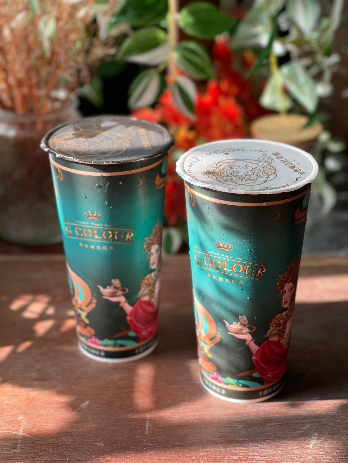繪畫風格的紅茶精靈杯身設計
