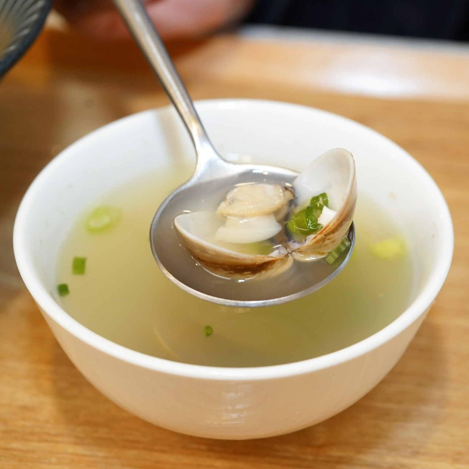 搭配的蛤蜊湯