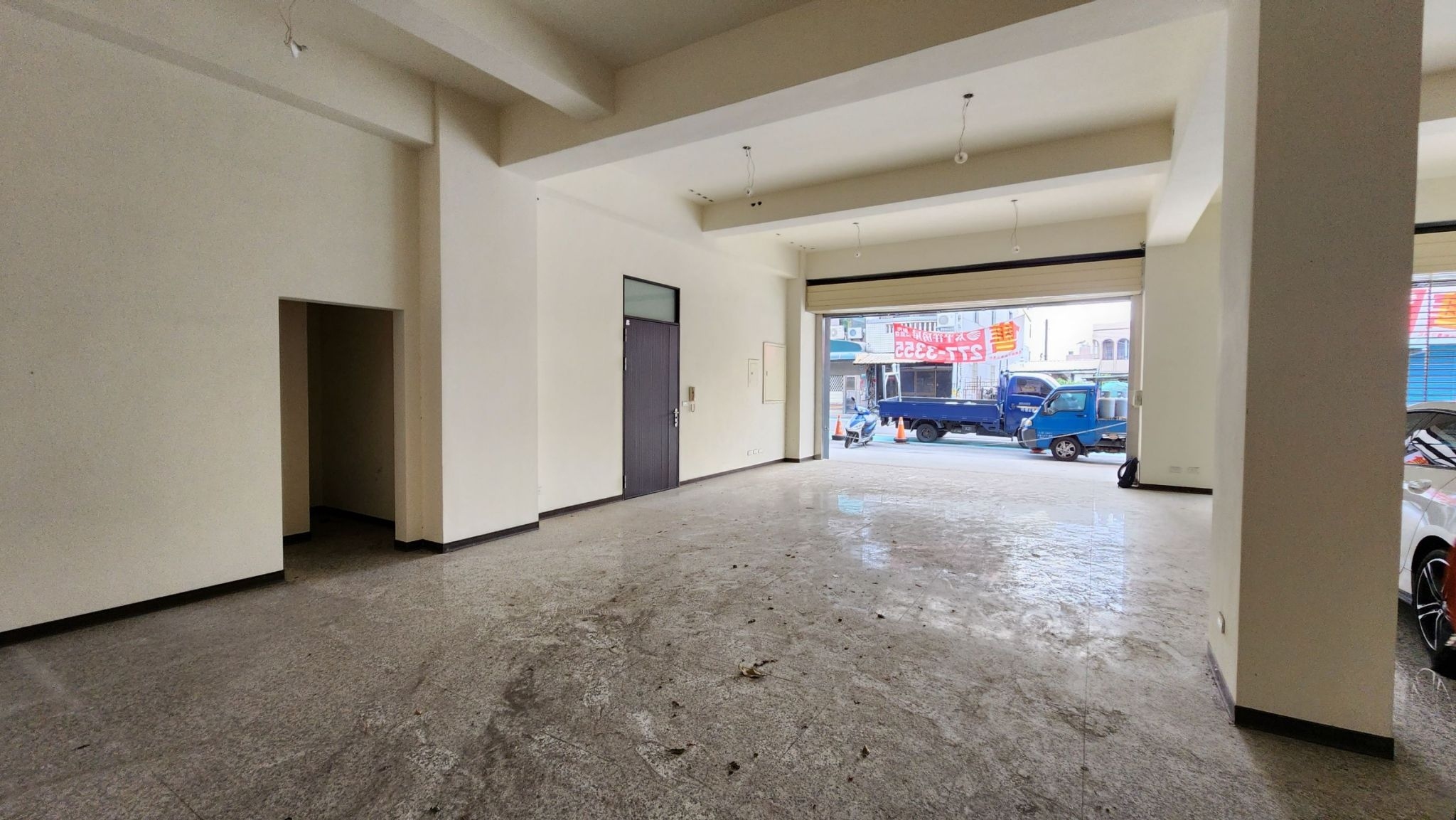 自助洗衣店裝潢施工進行中