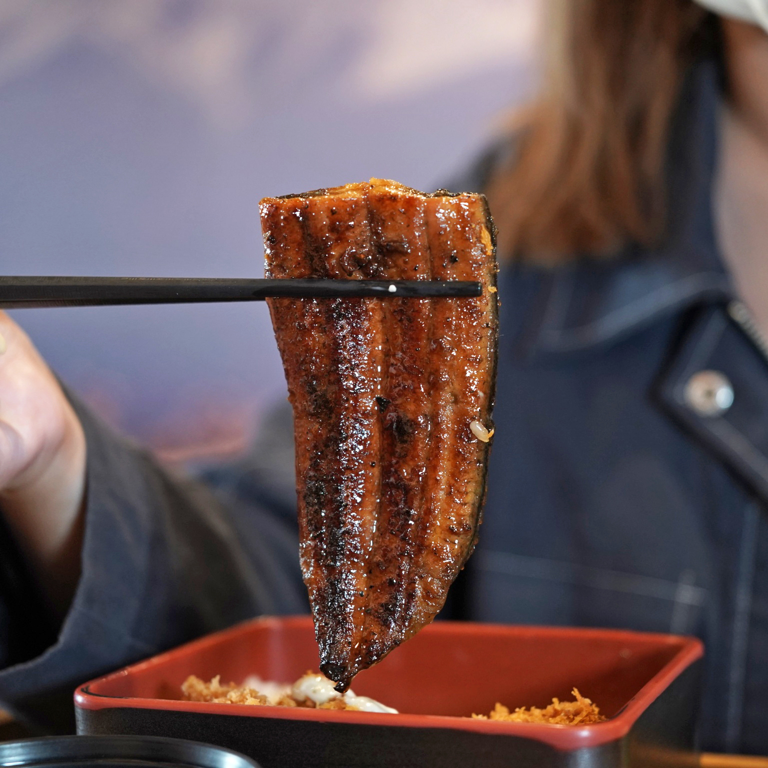 每日現殺活鰻製作的醬燒鰻魚
