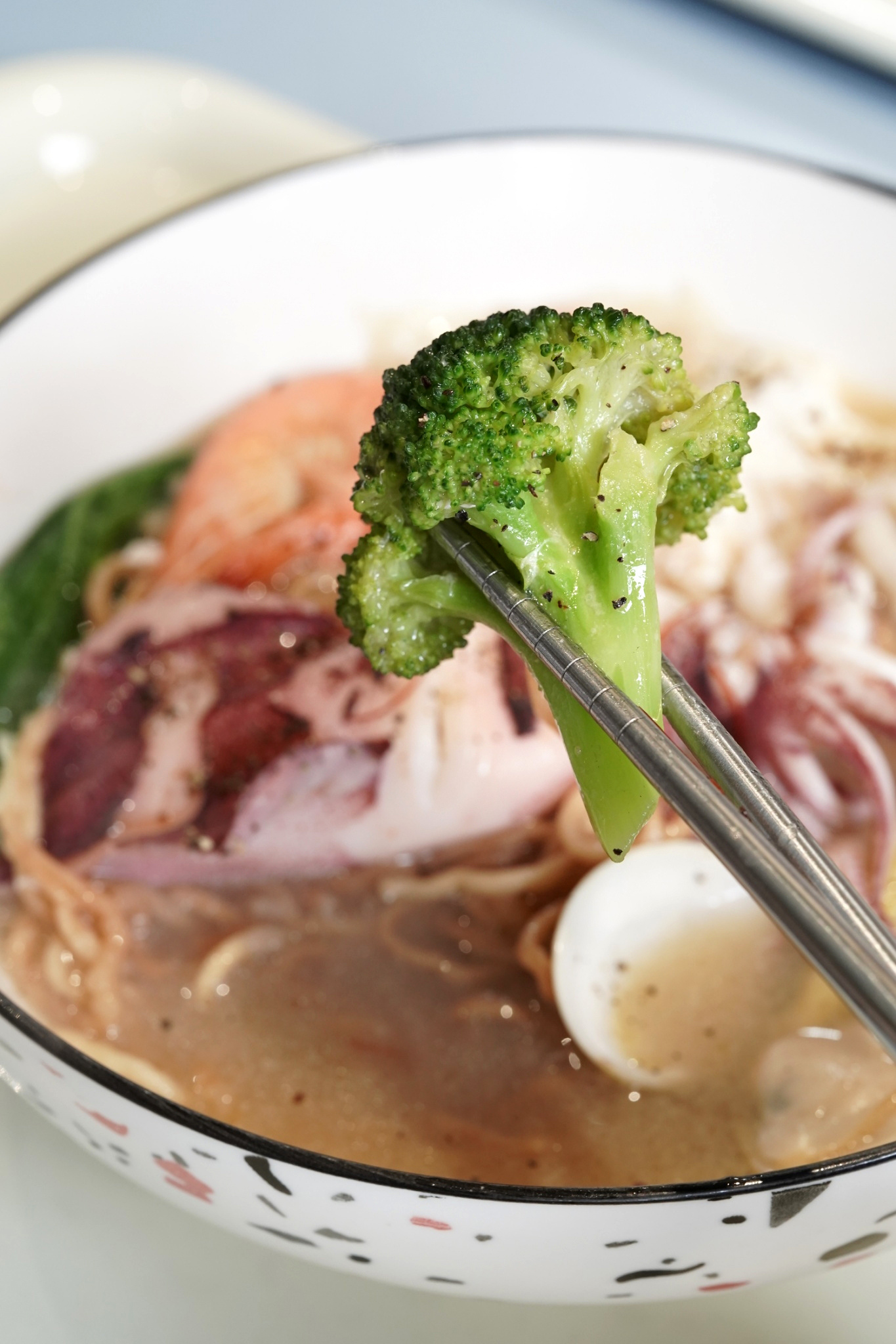 經典原味鍋燒意麵與新鮮蔬菜