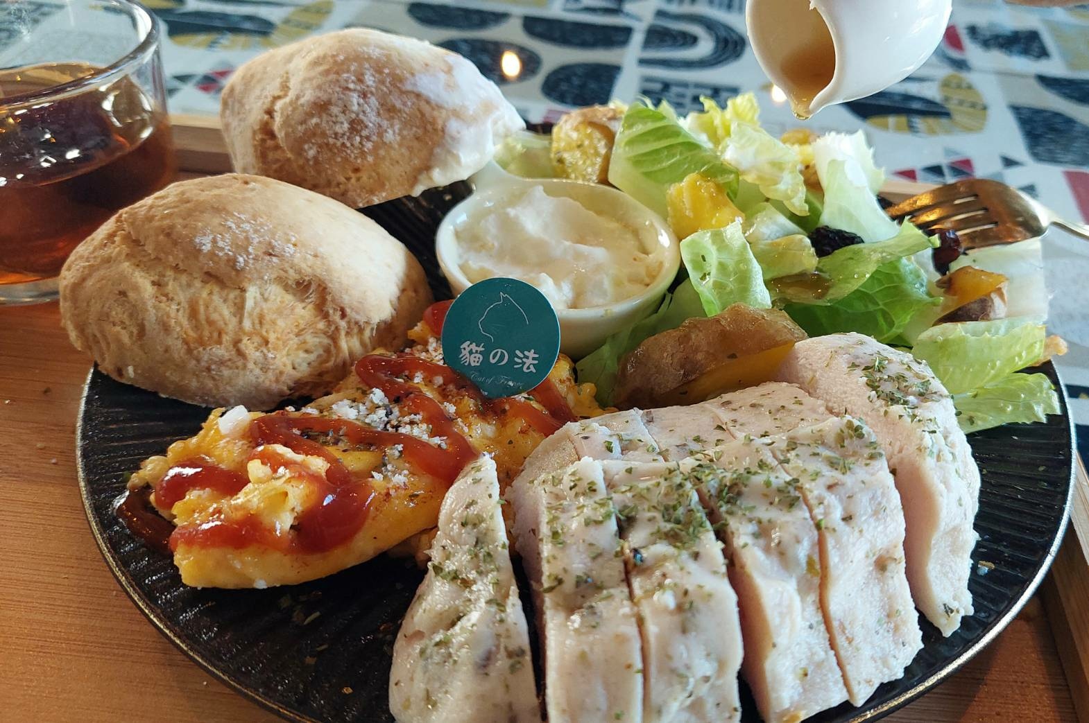 安南區聚餐/包場首選【貓的法小館】療癒系貓咪餐廳必訪!天然自