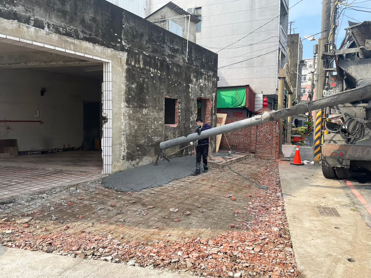 水泥澆置作業